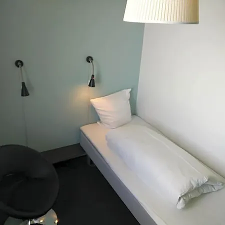 Motel X